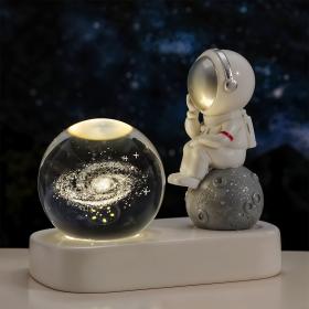 Veilleuse 3D en Forme de Boule de Cristal pour Asstronnauutte